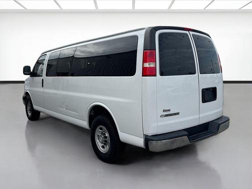 Summit White 2019 Chevrolet Express 3500 LT