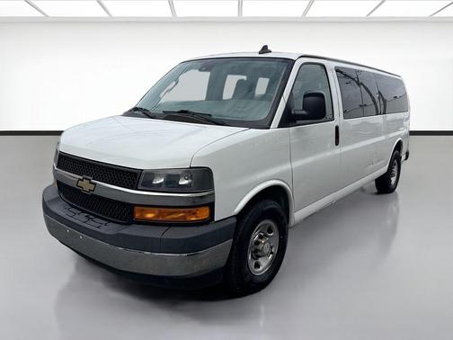 Summit White 2019 Chevrolet Express 3500 LT