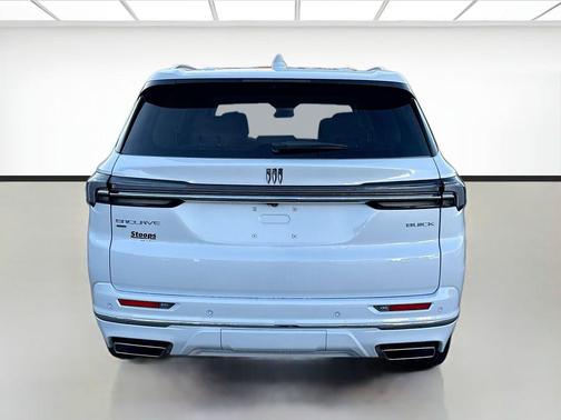 iridescent white tricoat 2026 Buick Enclave Avenir