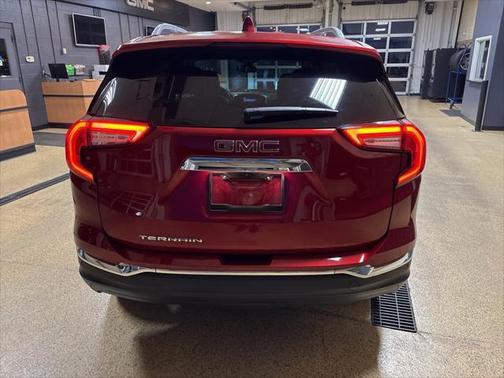 2022 GMC Terrain SLT