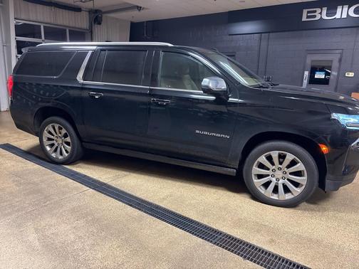 2023 Chevrolet Suburban Premier