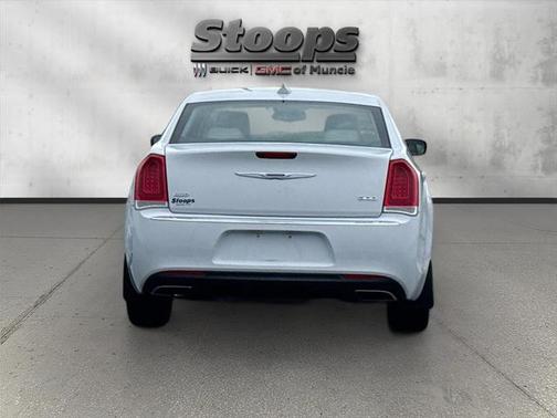 2017 Chrysler 300 Limited