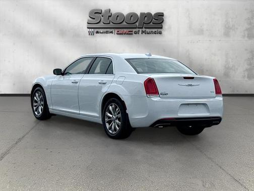 2017 Chrysler 300 Limited