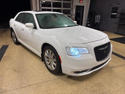 2017 Chrysler 300 Limited