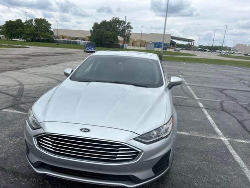 Ingot Silver 2019 Ford Fusion SE
