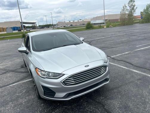 Ingot Silver 2019 Ford Fusion SE