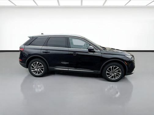 Infinite Black 2021 Lincoln Corsair Standard