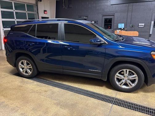 Marine Metallic 2022 GMC Terrain SLE