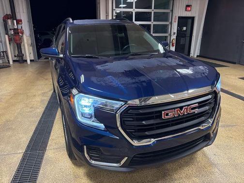 Marine Metallic 2022 GMC Terrain SLE