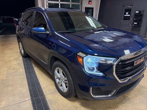Marine Metallic 2022 GMC Terrain SLE