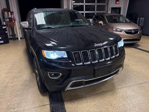 Brilliant Black Crystal Pearlcoat 2015 Jeep Grand Cherokee Limited