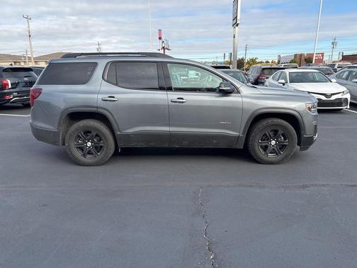 2021 GMC Acadia AWD AT4
