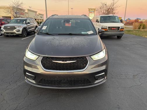 2022 Chrysler Pacifica Touring