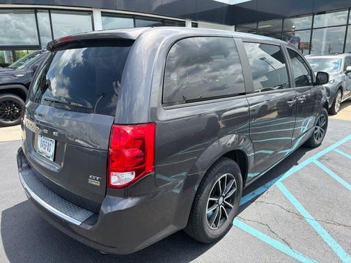 Granite Pearlcoat 2019 Dodge Grand Caravan GT