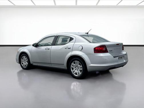 Bright Silver Metallic Clearcoat 2012 Dodge Avenger SE