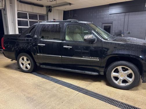2013 Chevrolet Avalanche LTZ