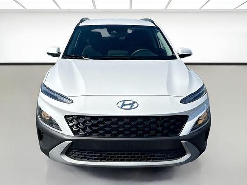 Lunar White 2023 Hyundai KONA SEL