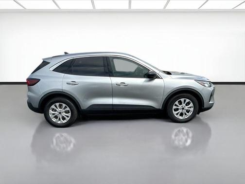 Iconic Silver Metallic 2023 Ford Escape Active
