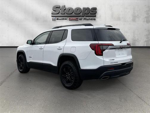 2023 GMC Acadia AWD AT4