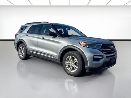 Silver Metallic 2024 Ford Explorer XLT