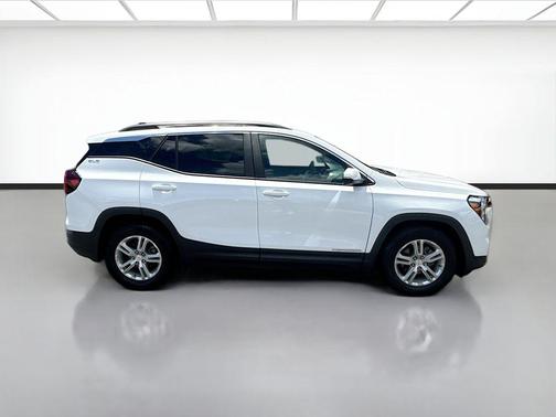 Summit White 2023 GMC Terrain SLE
