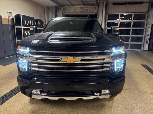 2022 Chevrolet Silverado 2500 High Country