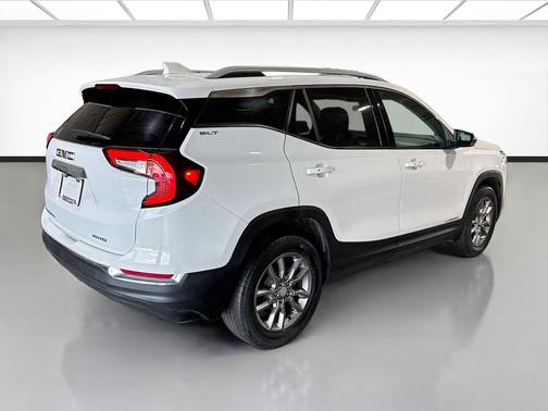 Summit White 2024 GMC Terrain SLT