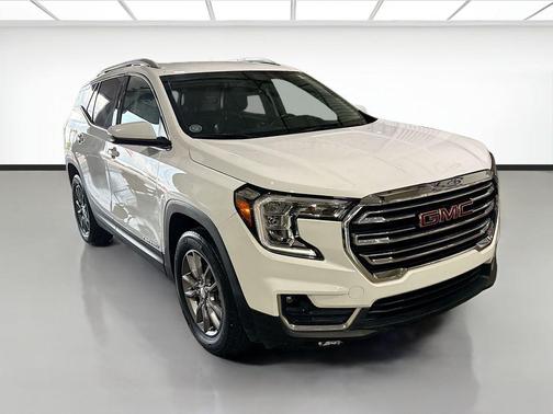 Summit White 2024 GMC Terrain SLT