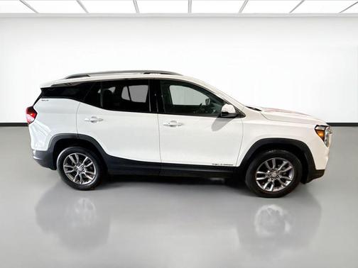 Summit White 2024 GMC Terrain SLT
