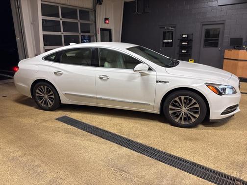 2017 Buick LaCrosse Essence