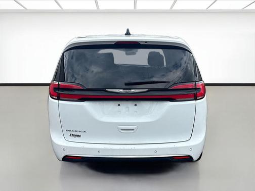Bright White Clearcoat 2023 Chrysler Pacifica Touring L