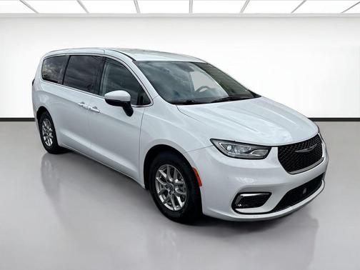 Bright White Clearcoat 2023 Chrysler Pacifica Touring L