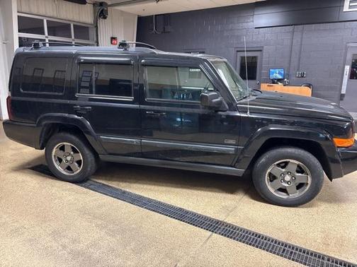 2008 Jeep Commander Sport