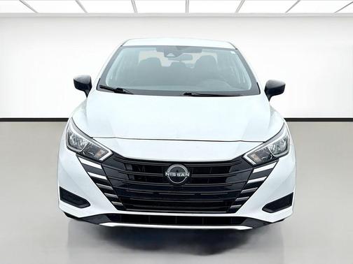 Fresh Powder 2023 Nissan Versa 1.6 S