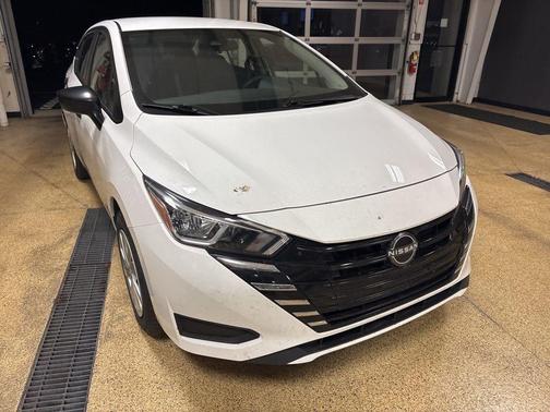 Fresh Powder 2023 Nissan Versa 1.6 S