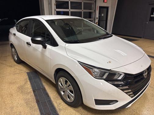 Fresh Powder 2023 Nissan Versa 1.6 S