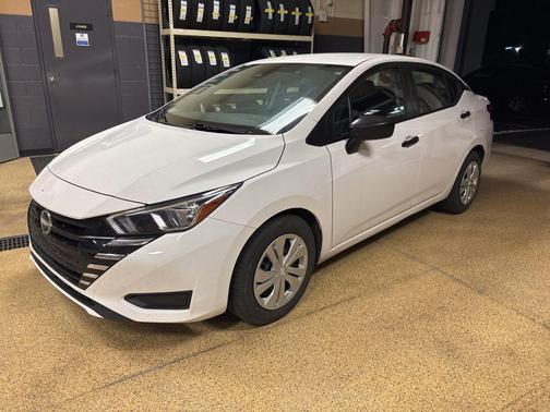 Fresh Powder 2023 Nissan Versa 1.6 S