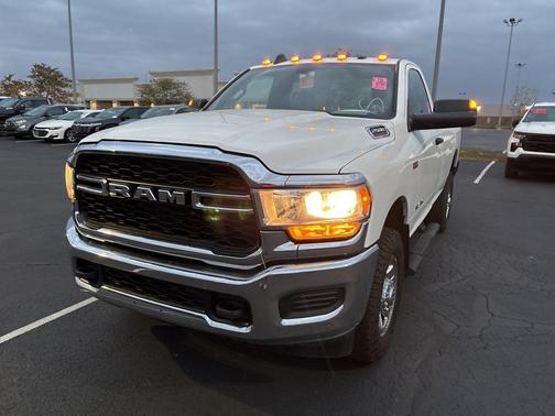 2022 RAM 2500 Tradesman Regular Cab 4x4 8' Box