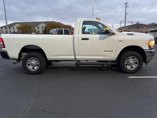 2022 RAM 2500 Tradesman Regular Cab 4x4 8' Box