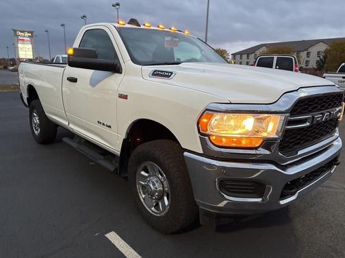 2022 RAM 2500 Tradesman Regular Cab 4x4 8' Box