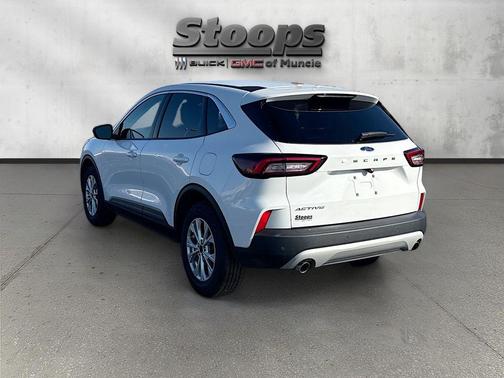 Oxford White 2023 Ford Escape Active