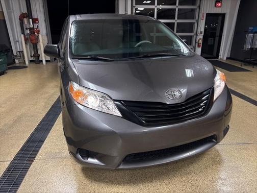 2013 Toyota Sienna SE