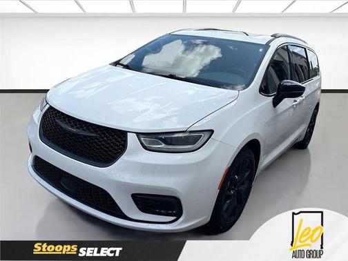Bright White Clearcoat 2025 Chrysler Pacifica Limited