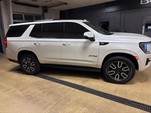 2024 GMC Yukon 4WD AT4