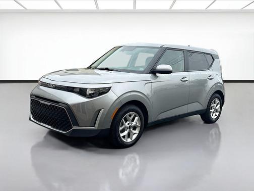 Steel Gray 2024 Kia Soul LX