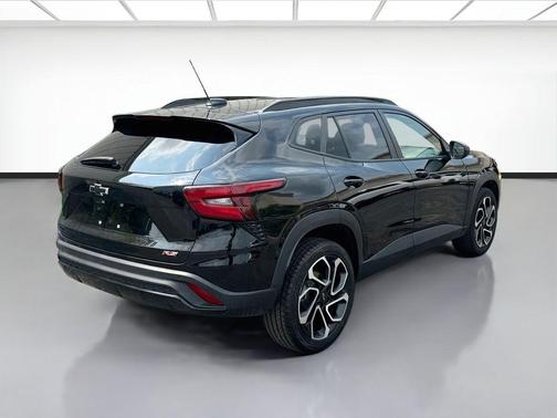 Mosaic Black Metallic 2024 Chevrolet Trax FWD 2RS