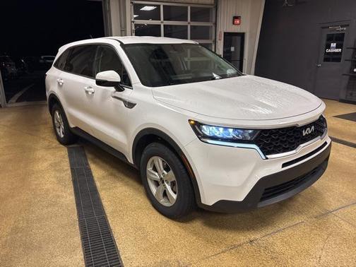 2022 Kia Sorento LX