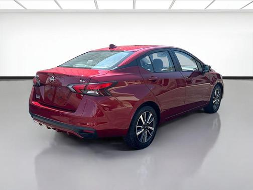 Scarlet Ember Tintcoat 2024 Nissan Versa 1.6 SV