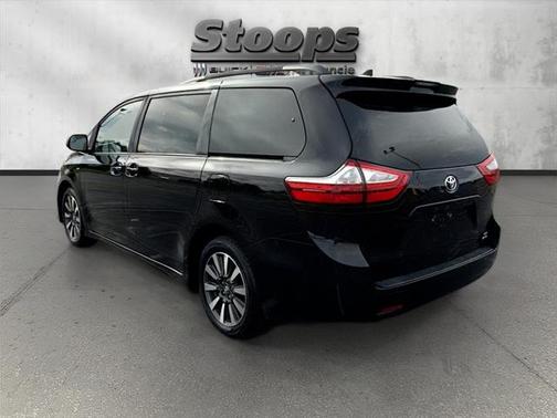 2018 Toyota Sienna LE