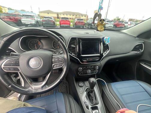Bright White Clearcoat 2019 Jeep Cherokee Limited